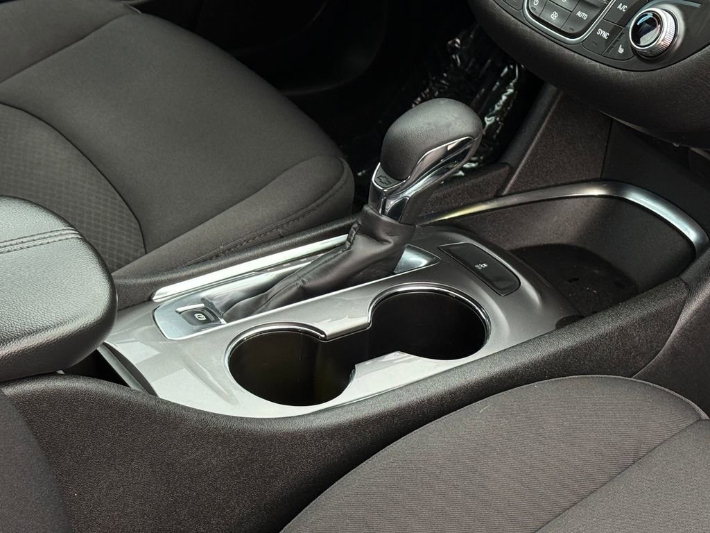 Used 2023 Chevrolet Malibu LT image 9