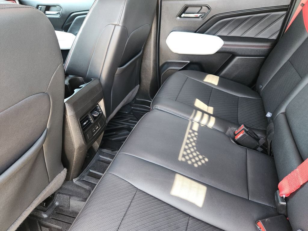 Used 2024 GMC Canyon AT4X AWD/4WD image 31