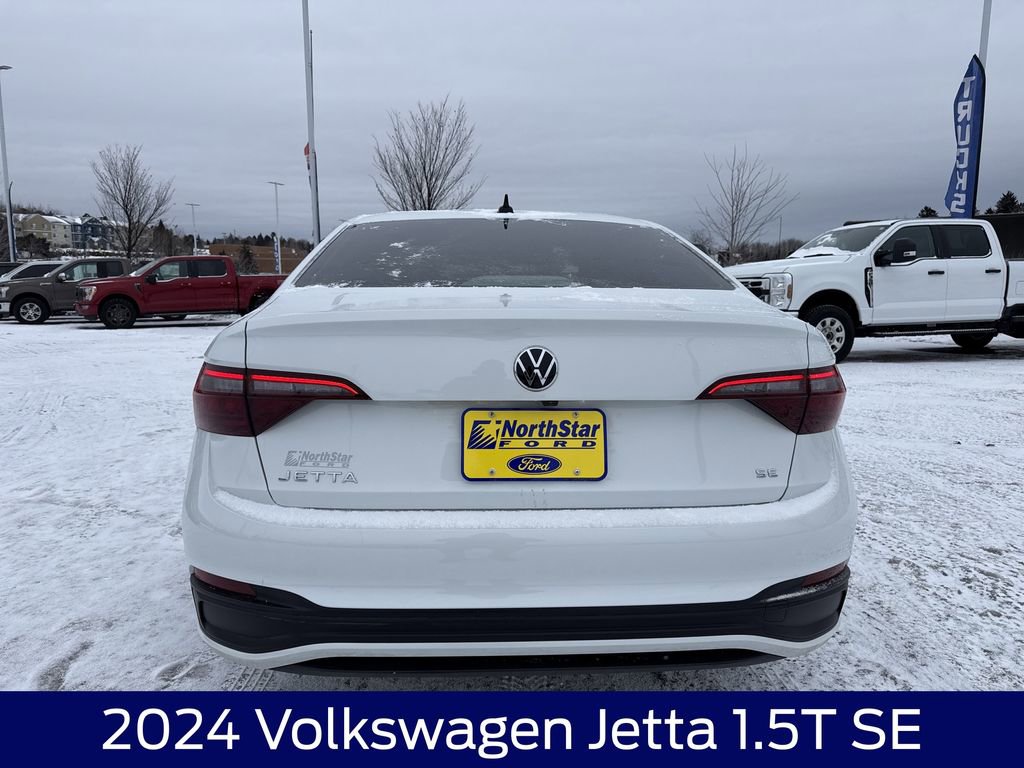 Used 2024 Volkswagen Jetta SE w/ Panoramic Sunroof Package image 8