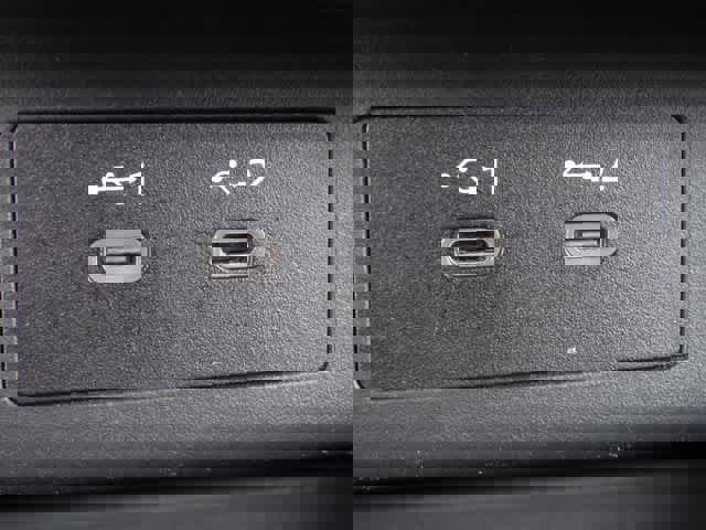 Used 2024 Nissan Rogue SV image 29