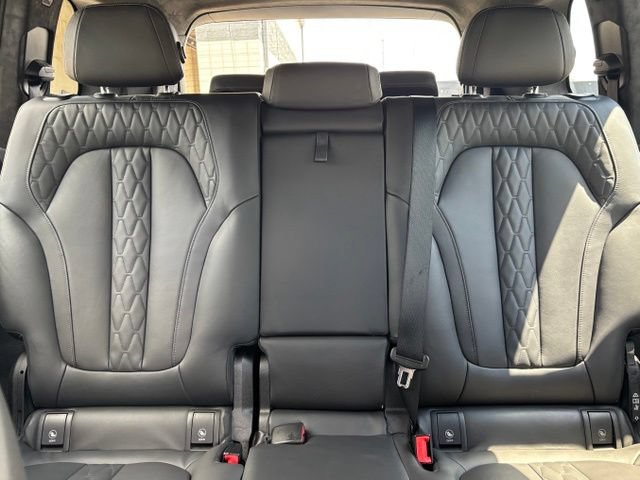 Used 2022 BMW X7 M50i w/ Cold Weather Package AWD/4WD image 27