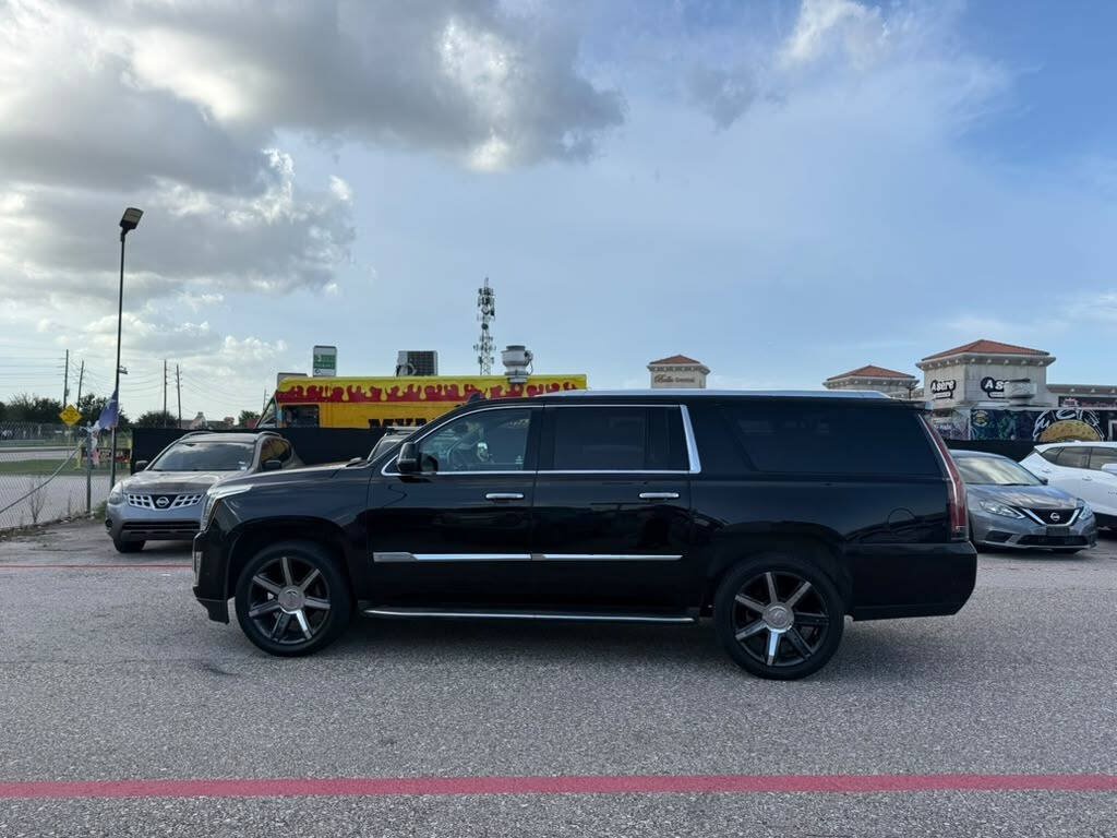 Used 2017 Cadillac Escalade ESV Premium Luxury AWD/4WD image 21