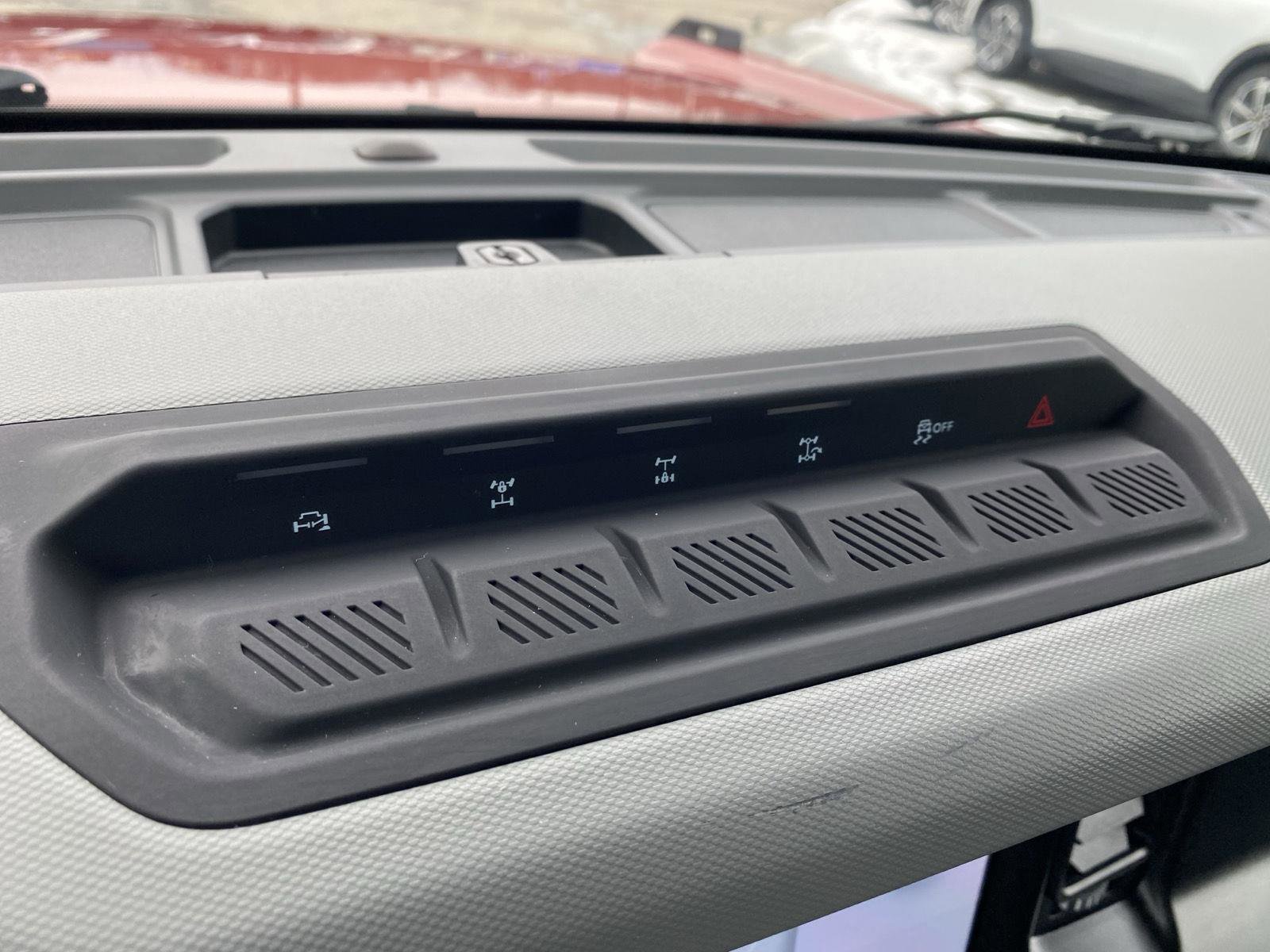 Used 2023 Ford Bronco Badlands image 27