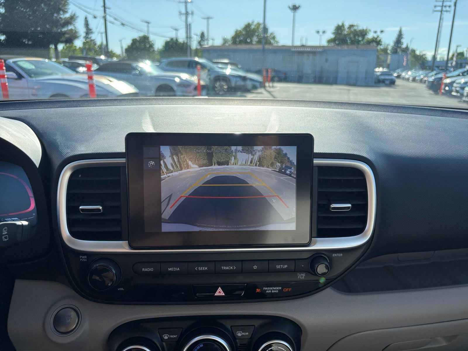 Used 2025 Hyundai Venue SEL image 23