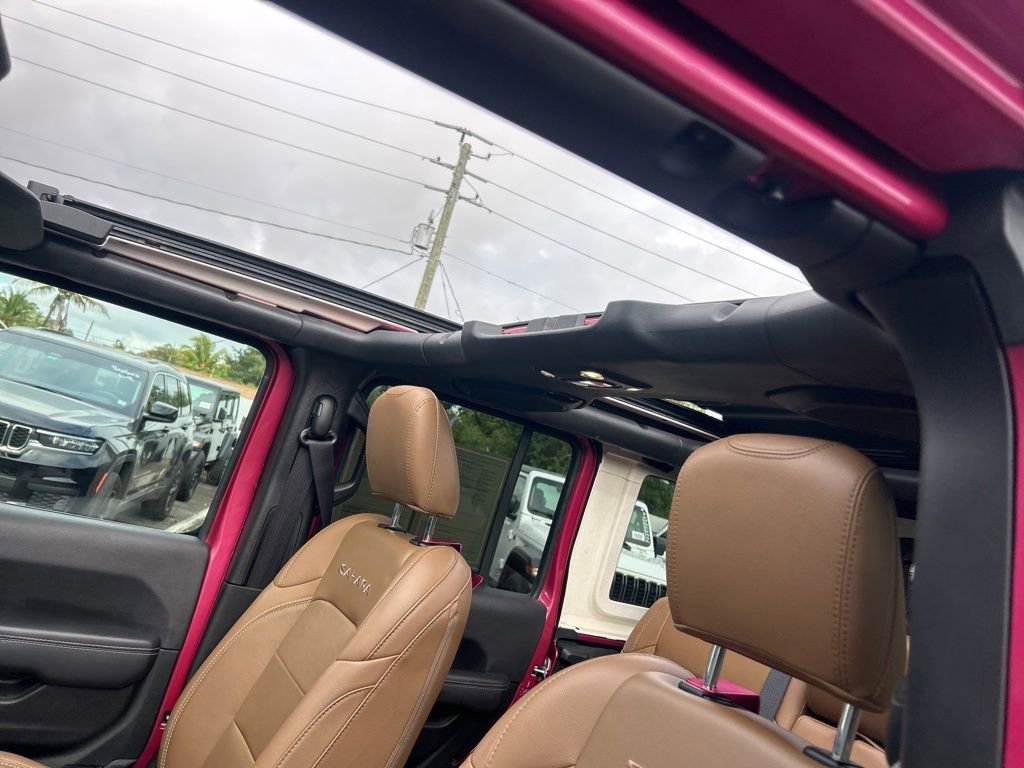 Used 2022 Jeep Wrangler Unlimited Sahara w/ LED Lighting Group image 10