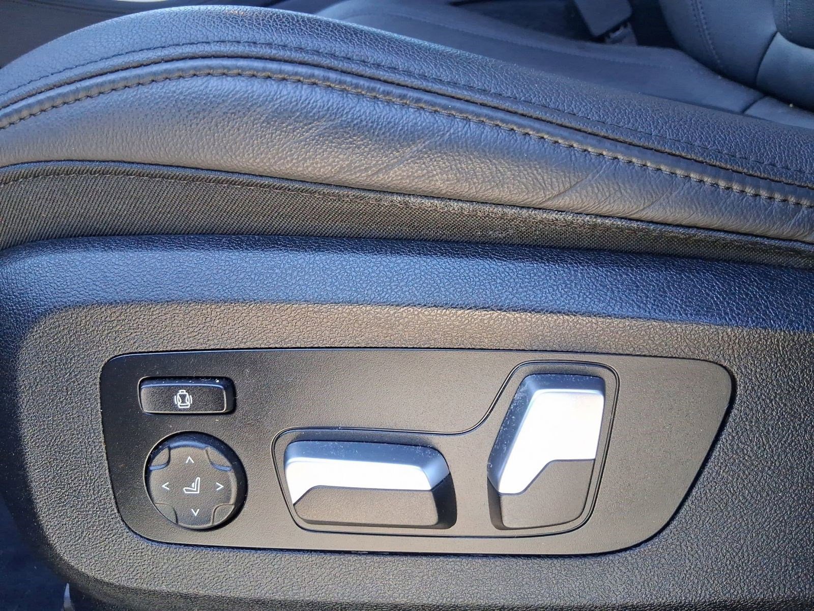 Used 2021 BMW X5 xDrive40i w/ Parking Assistance Package image 12