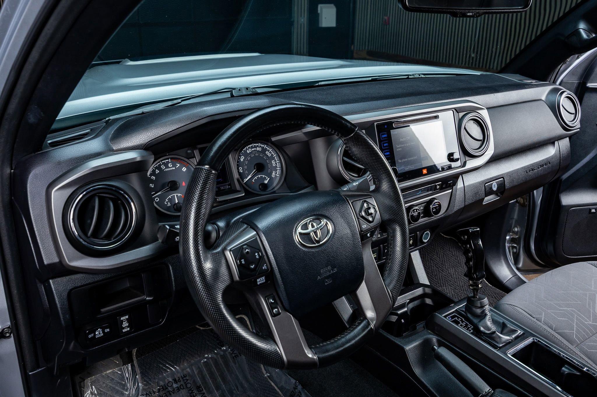 Used 2016 Toyota Tacoma TRD Sport image 16