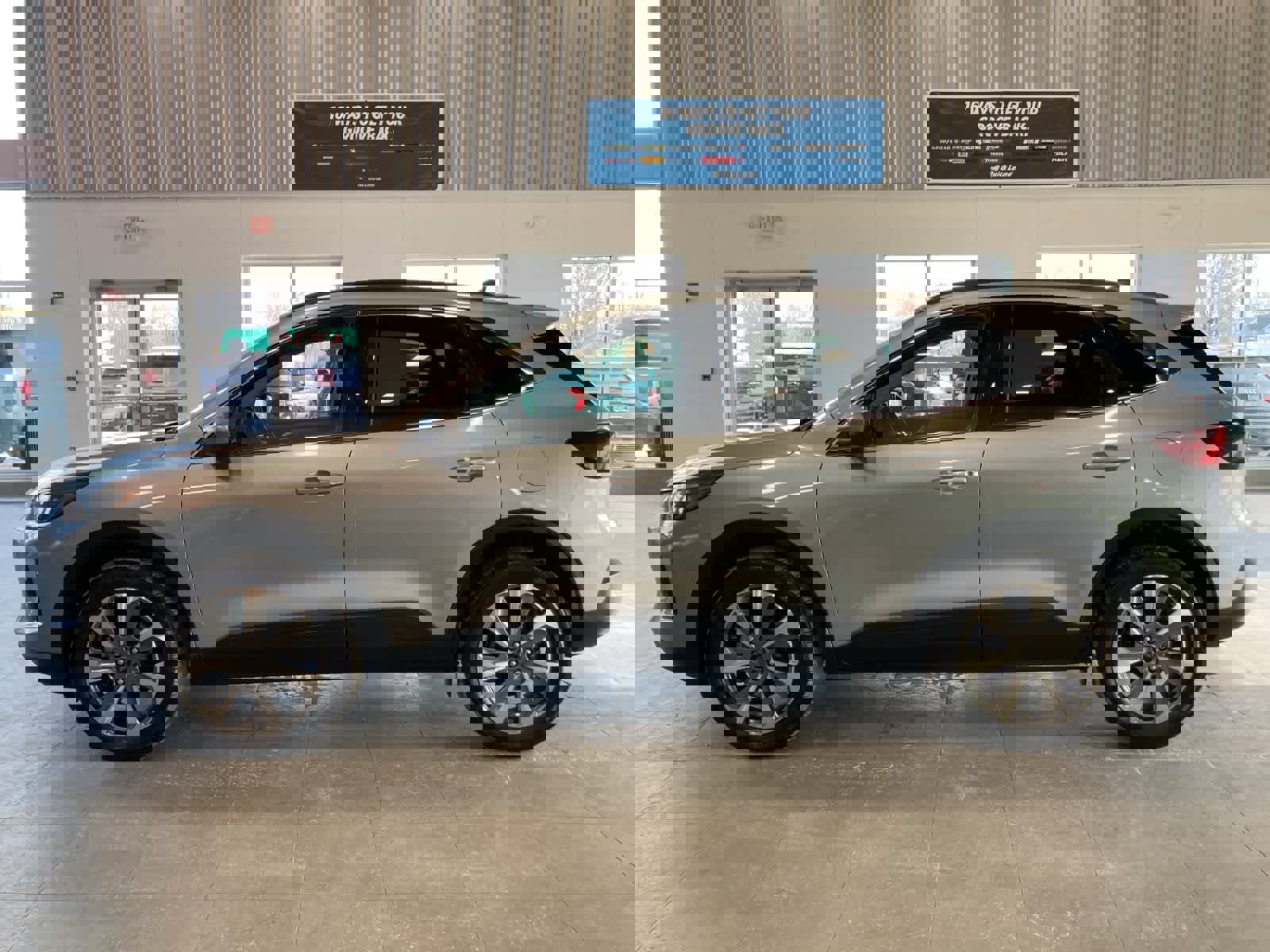 Used 2024 Ford Escape Platinum image 8