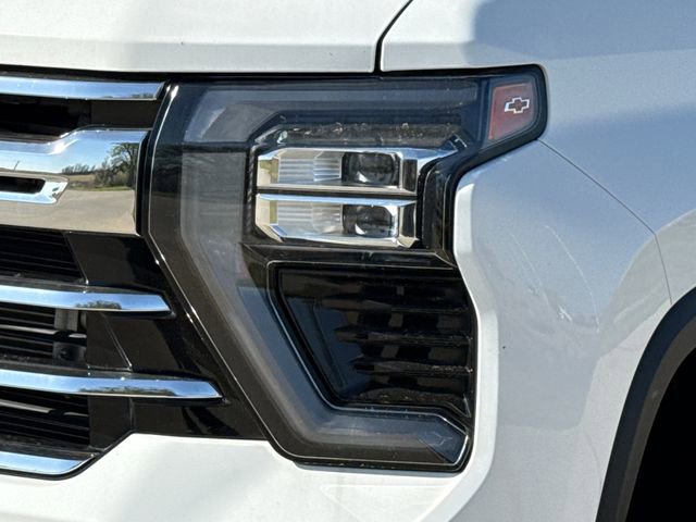 Used 2024 Chevrolet Silverado 2500 LTZ image 4