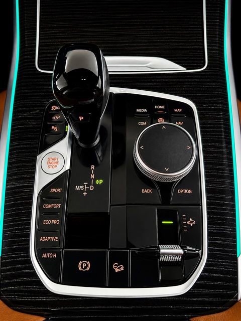 Used 2022 BMW X7 xDrive40i w/ M Sport Package AWD/4WD image 29