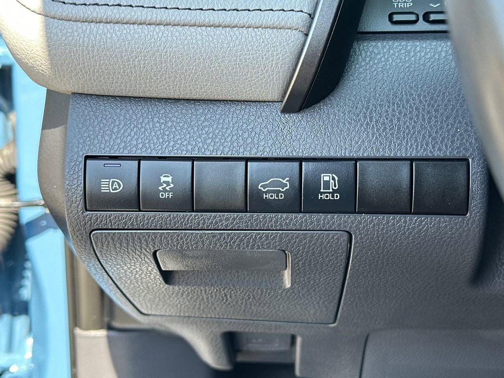 Used 2023 Toyota Camry SE image 19