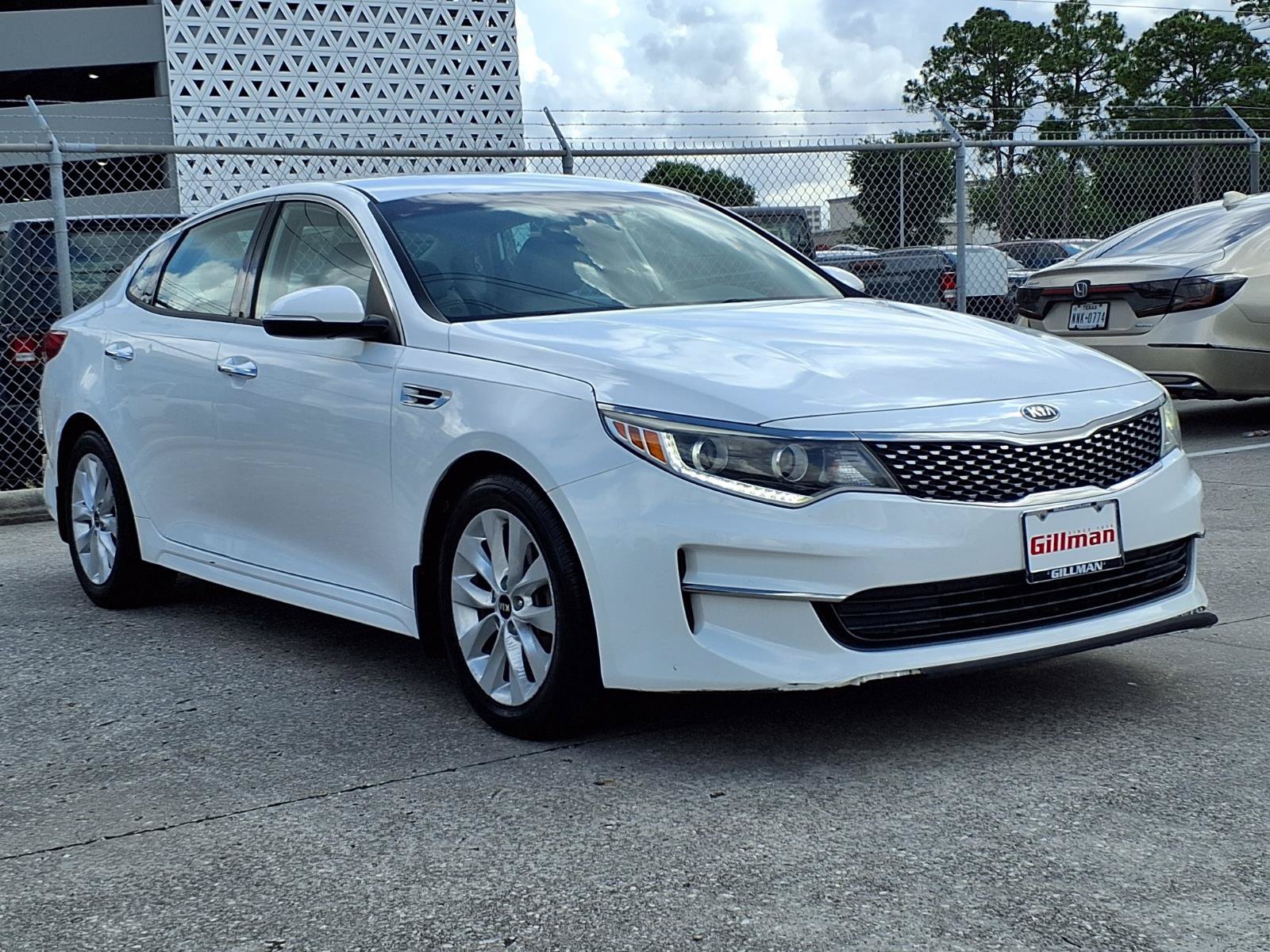 Used 2016 Kia Optima EX FWD image 2