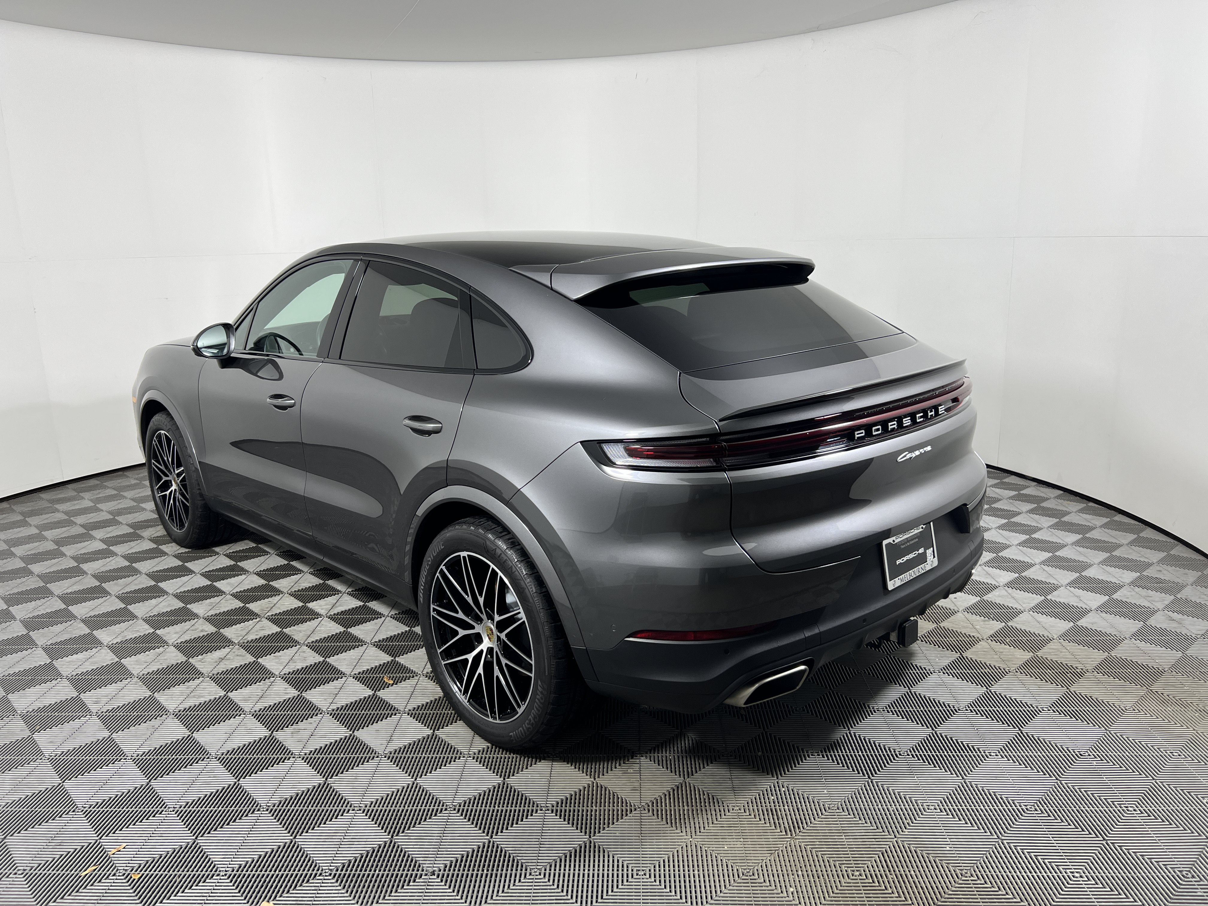 Certified 2024 Porsche Cayenne Coupe AWD/4WD image 3