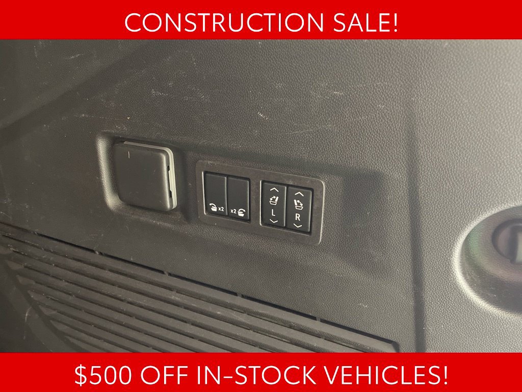 Used 2023 GMC Yukon Denali w/ Advanced Technology Package AWD/4WD image 19