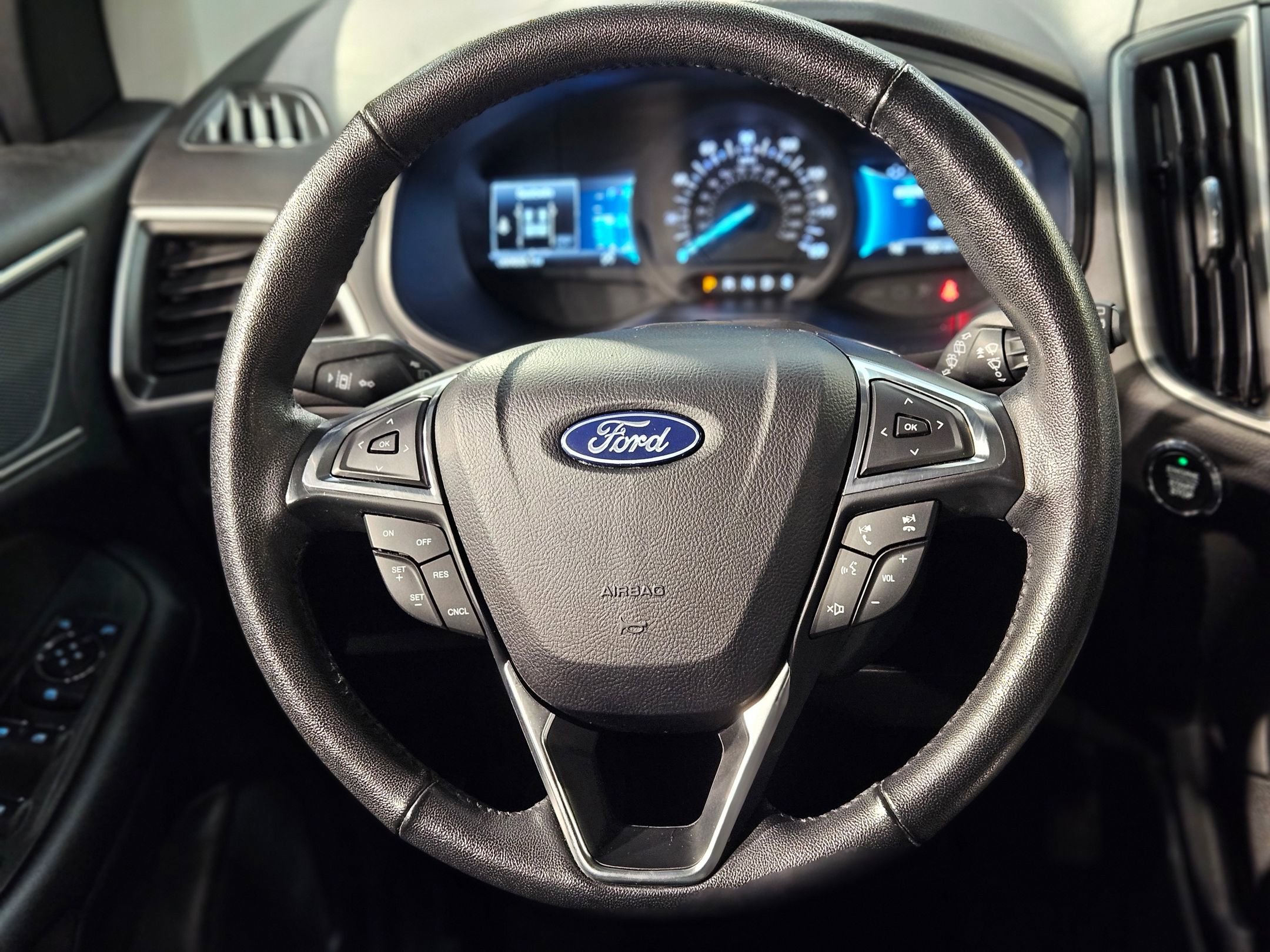 Used 2024 Ford Edge SEL image 26