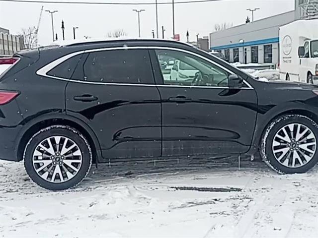 Used 2022 Ford Escape Titanium image 71