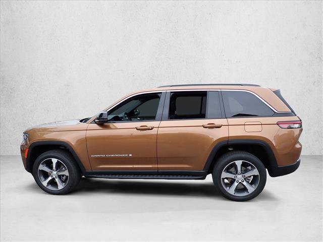 Used 2026 Jeep Grand Cherokee Limited w/ Luxury Tech Group II AWD/4WD image 2