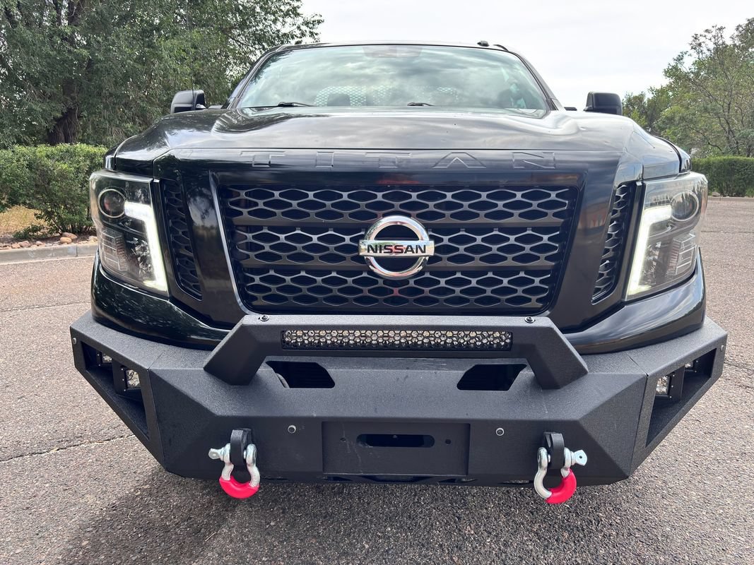 Used 2018 Nissan Titan SV w/ SV Convenience Package AWD/4WD image 5