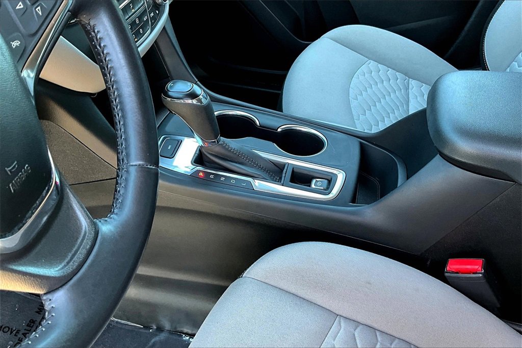 Used 2021 Chevrolet Equinox LT w/ Driver Convenience Package image 17