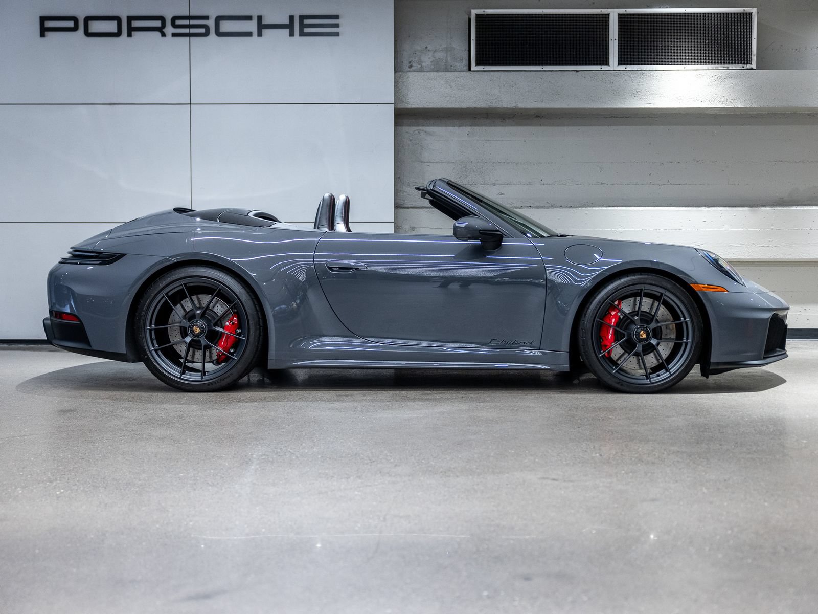 Certified 2026 Porsche 911 Carrera GTS RWD image 9
