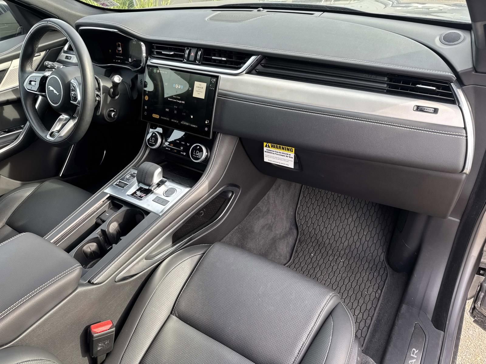 Used 2025 Jaguar F-PACE R-Dynamic S image 13