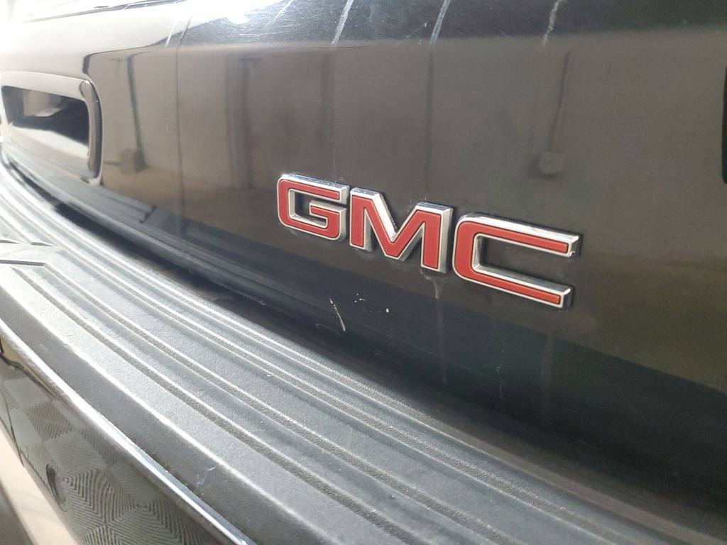 Used 2025 GMC Yukon Denali image 7