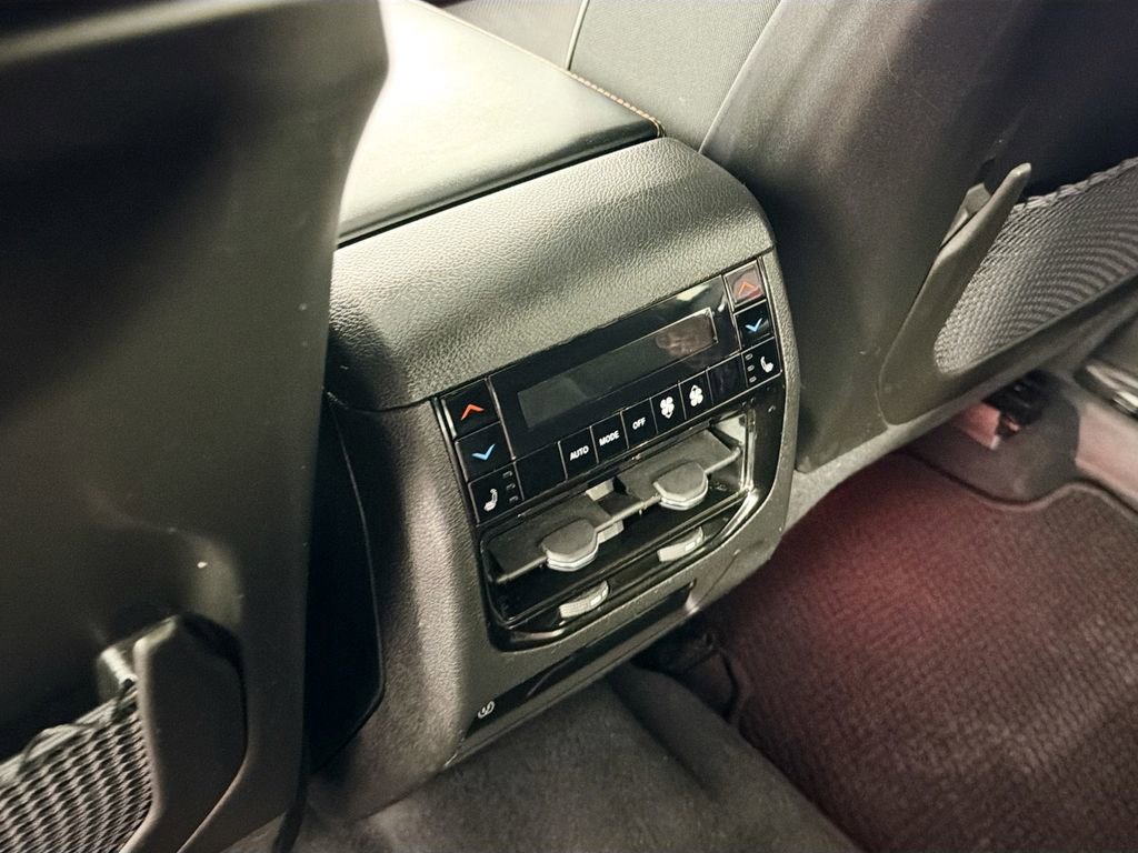 Used 2023 Jeep Grand Cherokee L Summit w/ Rear Seat Video Group I AWD/4WD image 28
