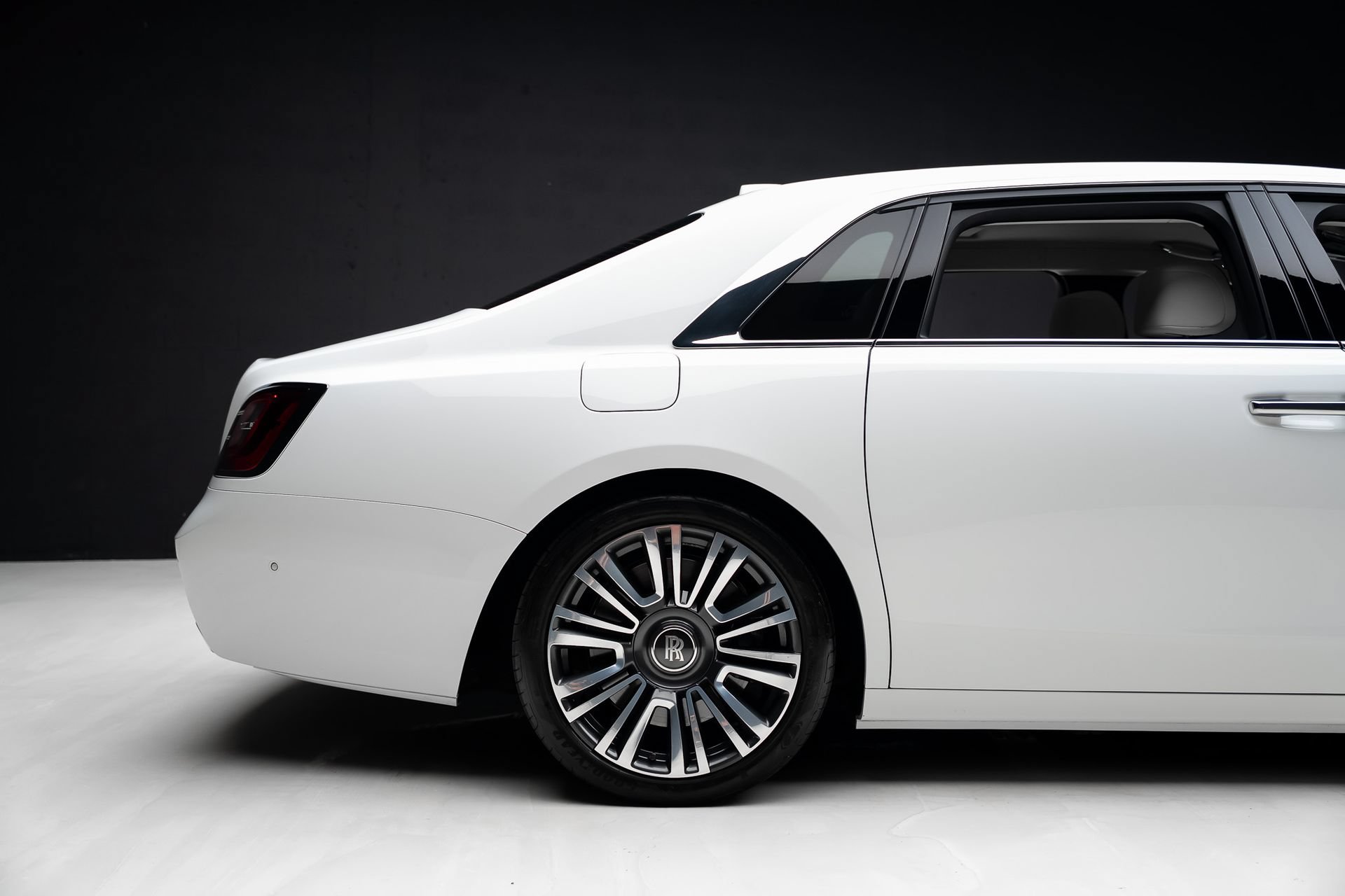 Used 2022 Rolls-Royce Ghost Extended Wheelbase AWD/4WD image 33