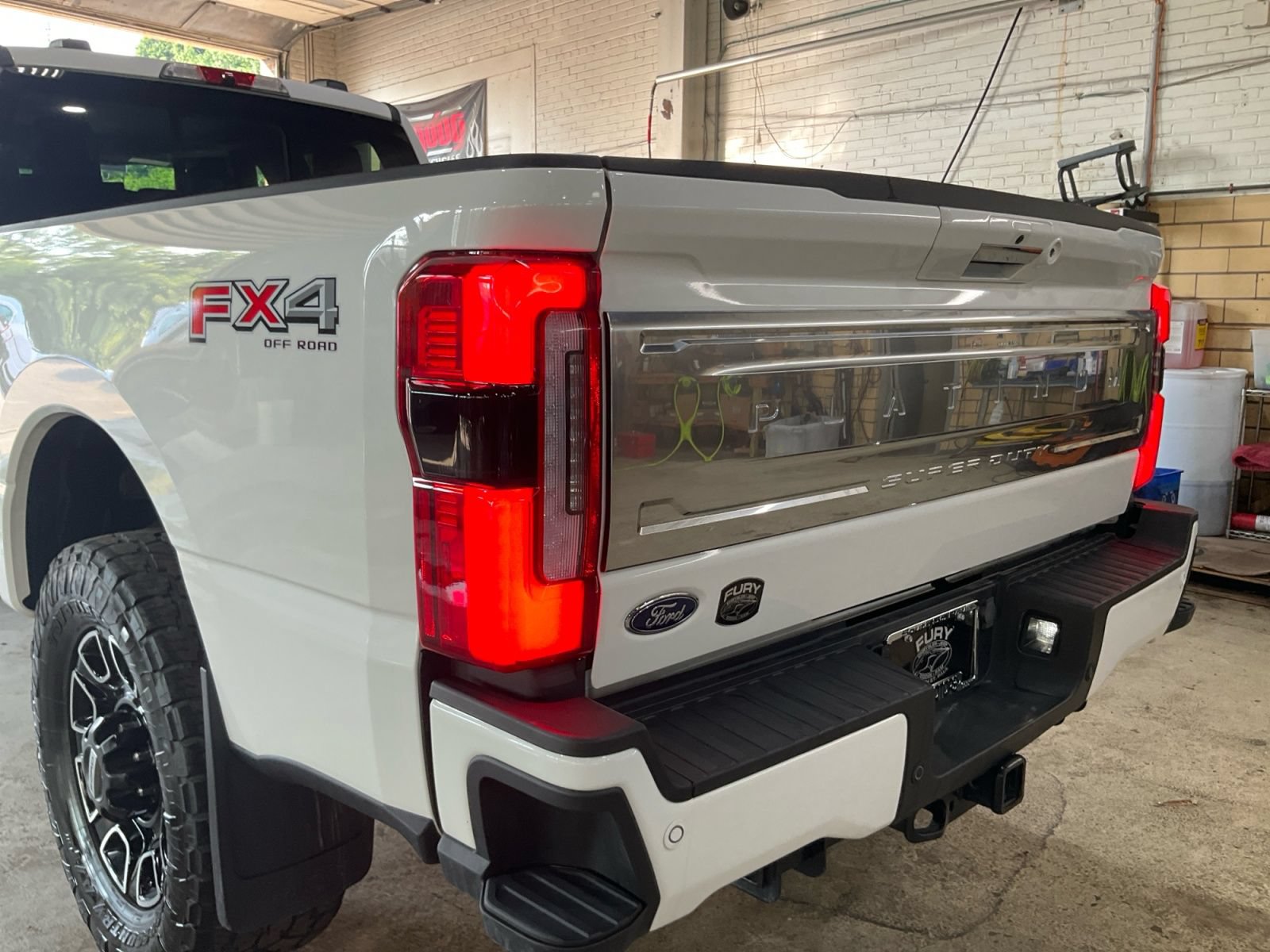 Used 2023 Ford F350 Platinum w/ FX4 Off-Road Package AWD/4WD image 23