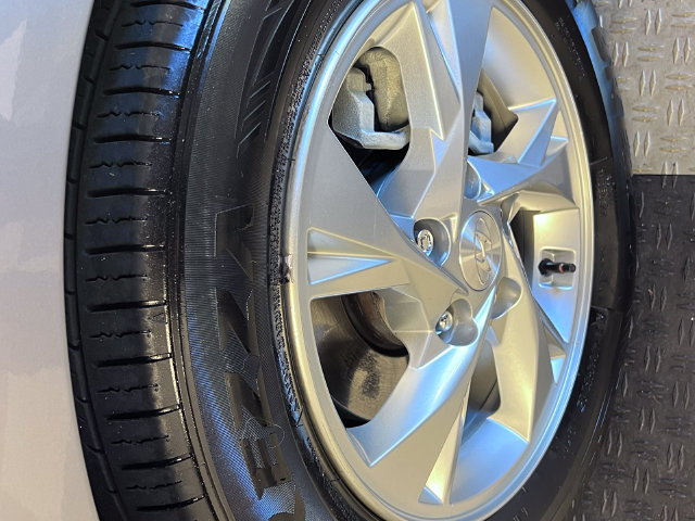 Used 2023 Hyundai Elantra SE FWD image 9