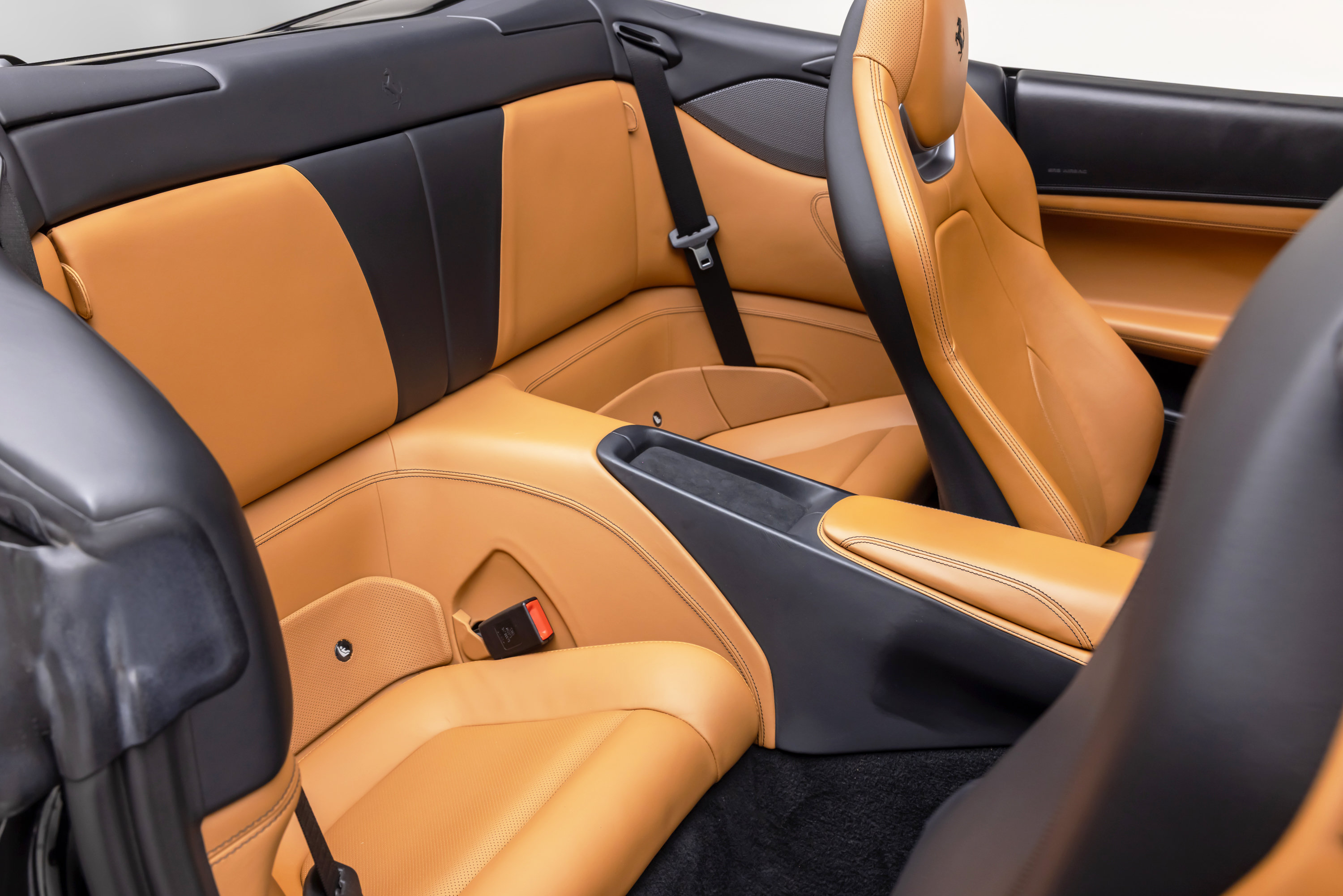 Used 2020 Ferrari Portofino RWD image 35
