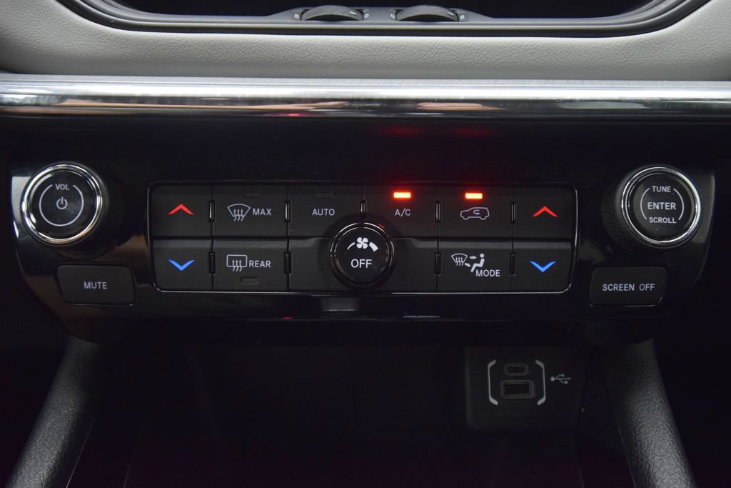 Used 2023 Jeep Compass Limited AWD/4WD image 38