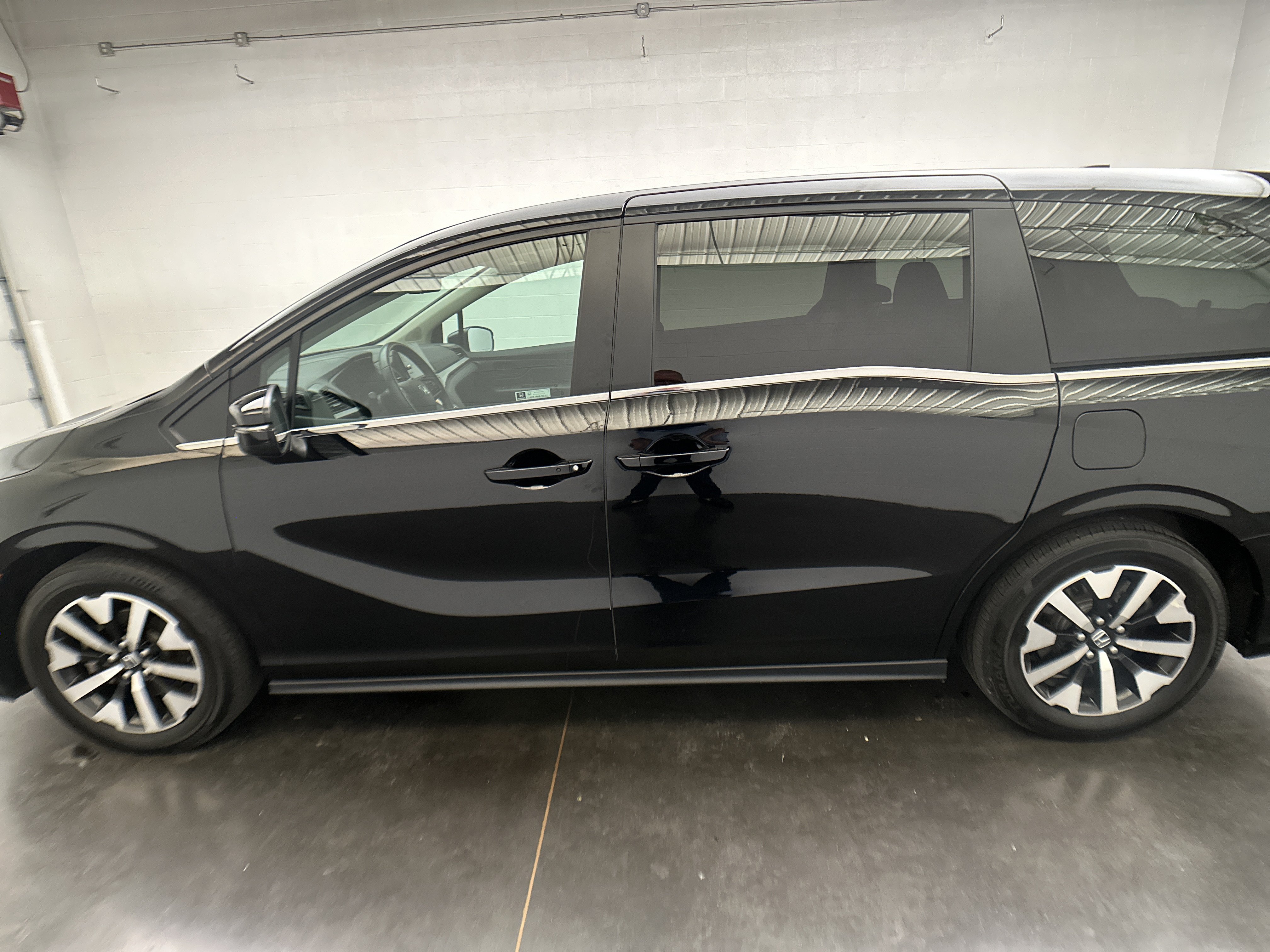 Used 2025 Honda Odyssey EX-L image 5
