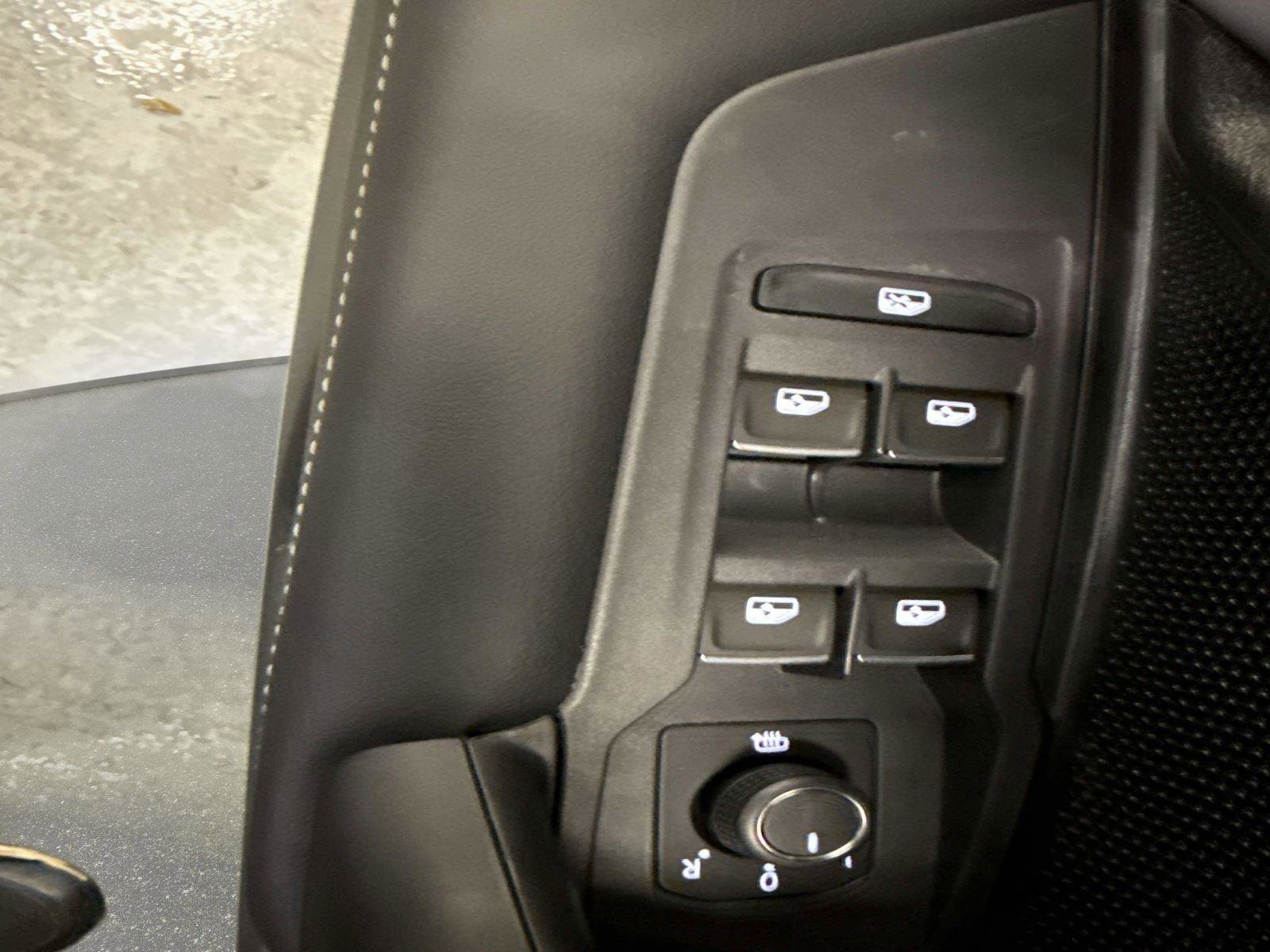 New 2026 Volkswagen Tiguan SE image 24