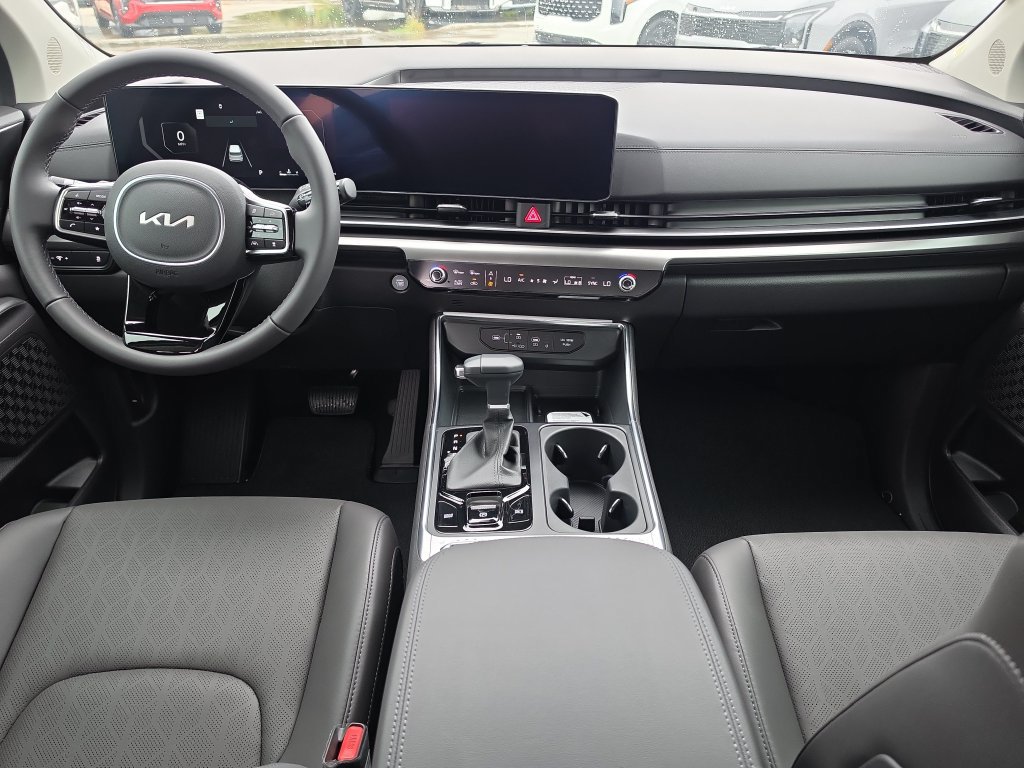 New 2026 Kia Carnival SX w/ SX Dark Edition Package FWD image 13