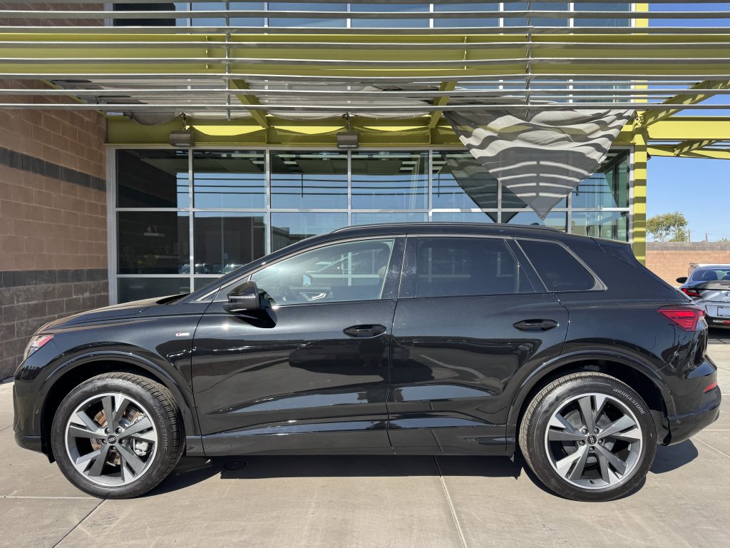 Used 2024 Audi Q4 e-tron Premium Plus w/ Premium Plus image 7