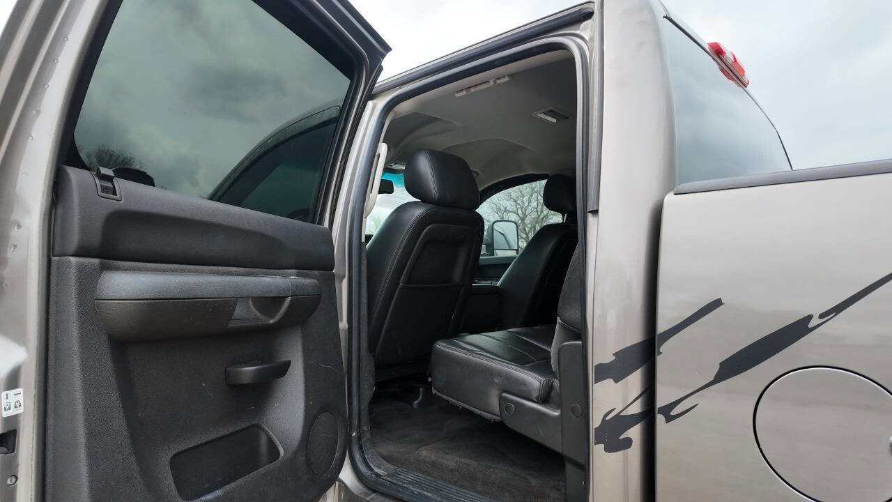 Used 2013 Chevrolet Silverado 2500 LT w/ Interior Plus Package image 16