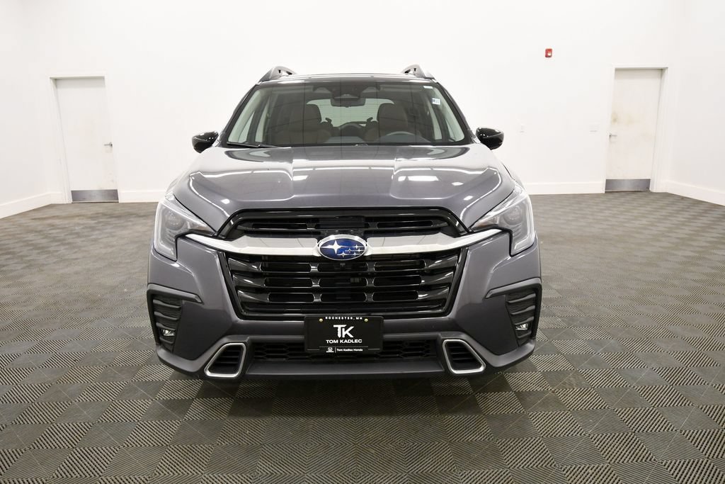 Used 2025 Subaru Ascent Touring AWD/4WD image 9