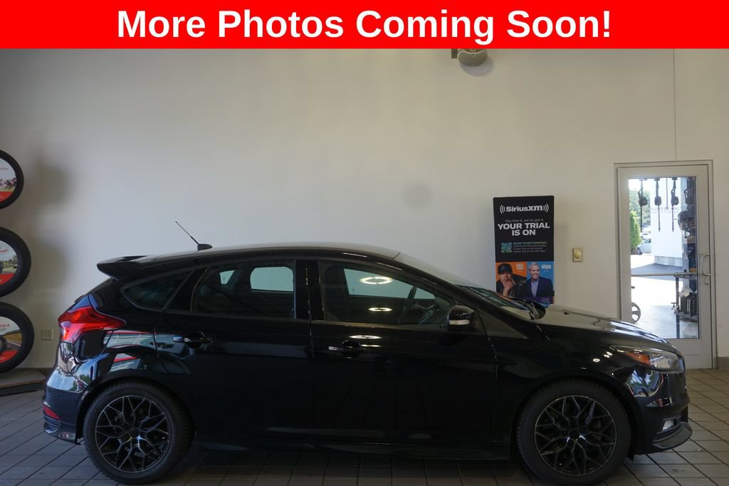 Used 2018 Ford Focus ST FWD image 2