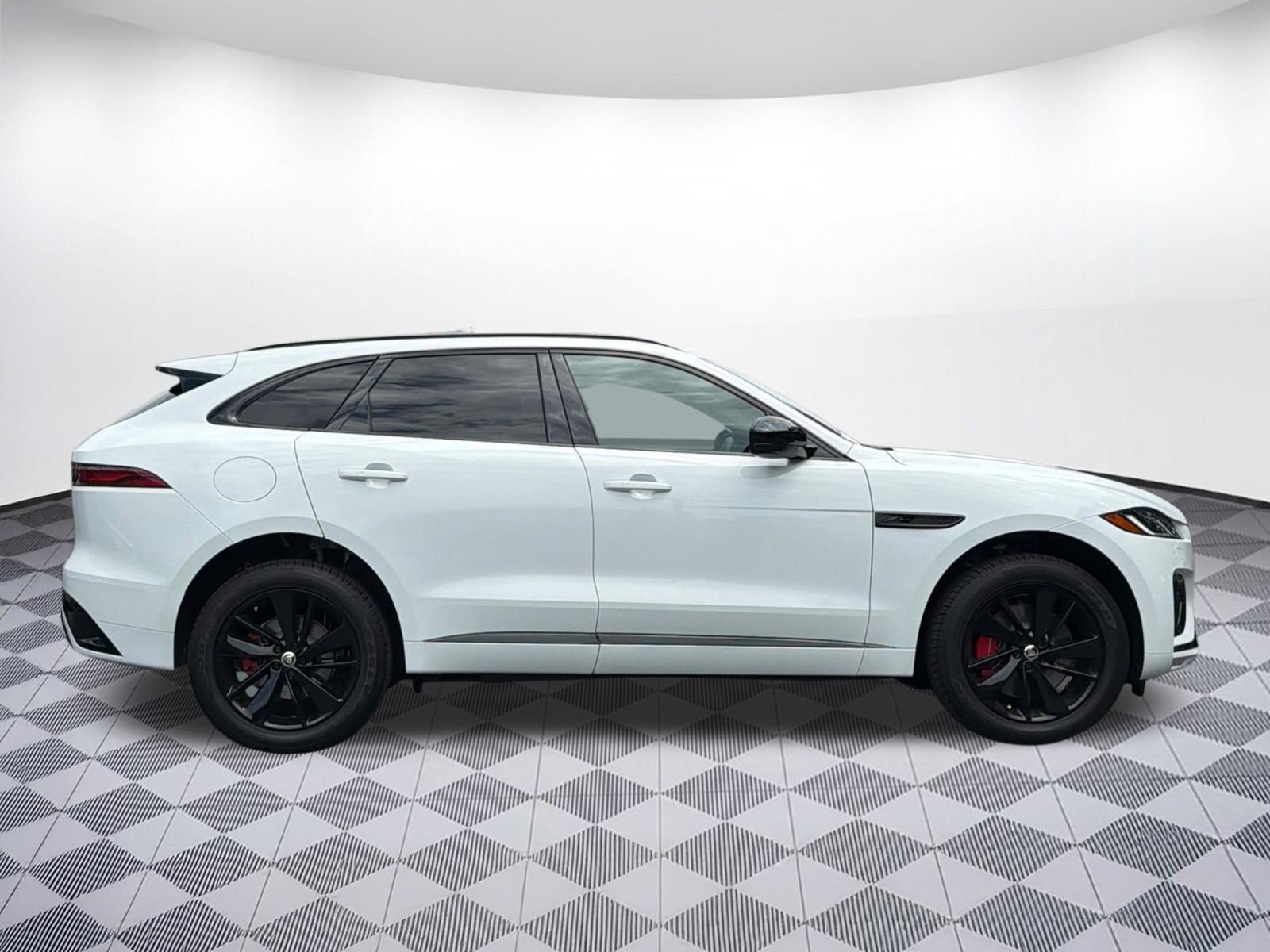 New 2025 Jaguar F-PACE R-Dynamic S AWD/4WD image 8
