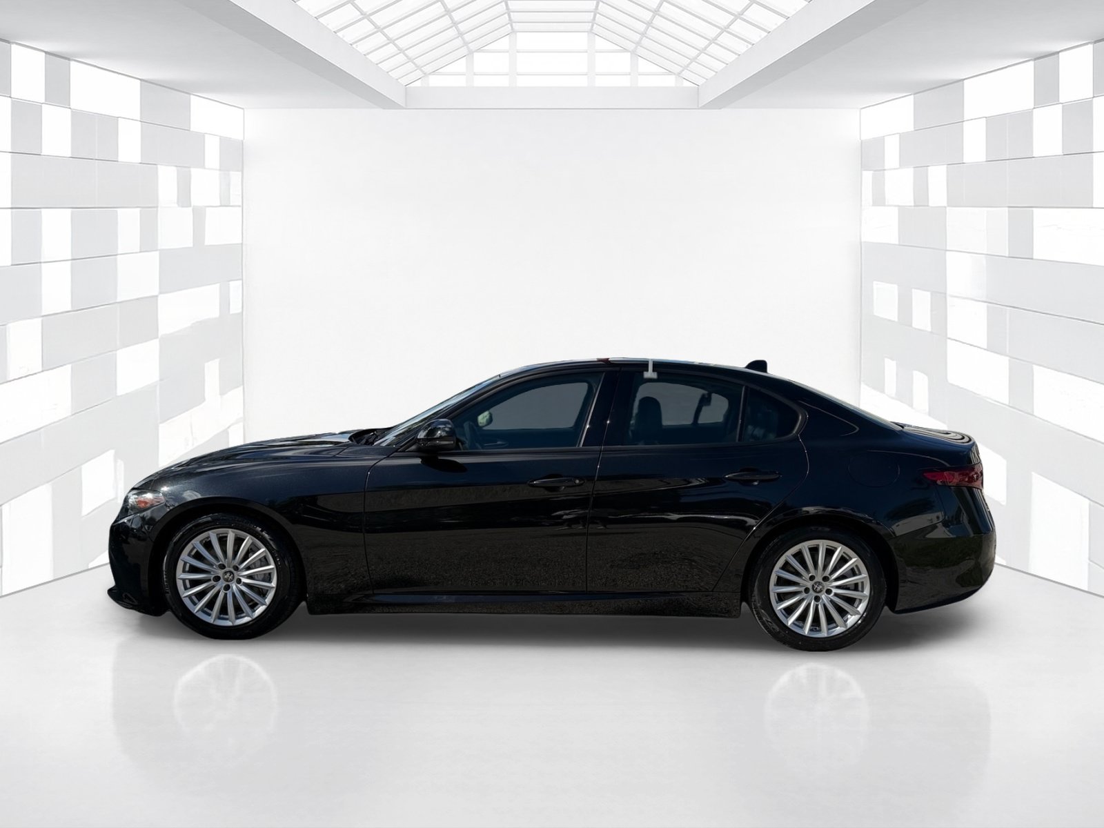 Used 2023 Alfa Romeo Giulia Sprint RWD image 4
