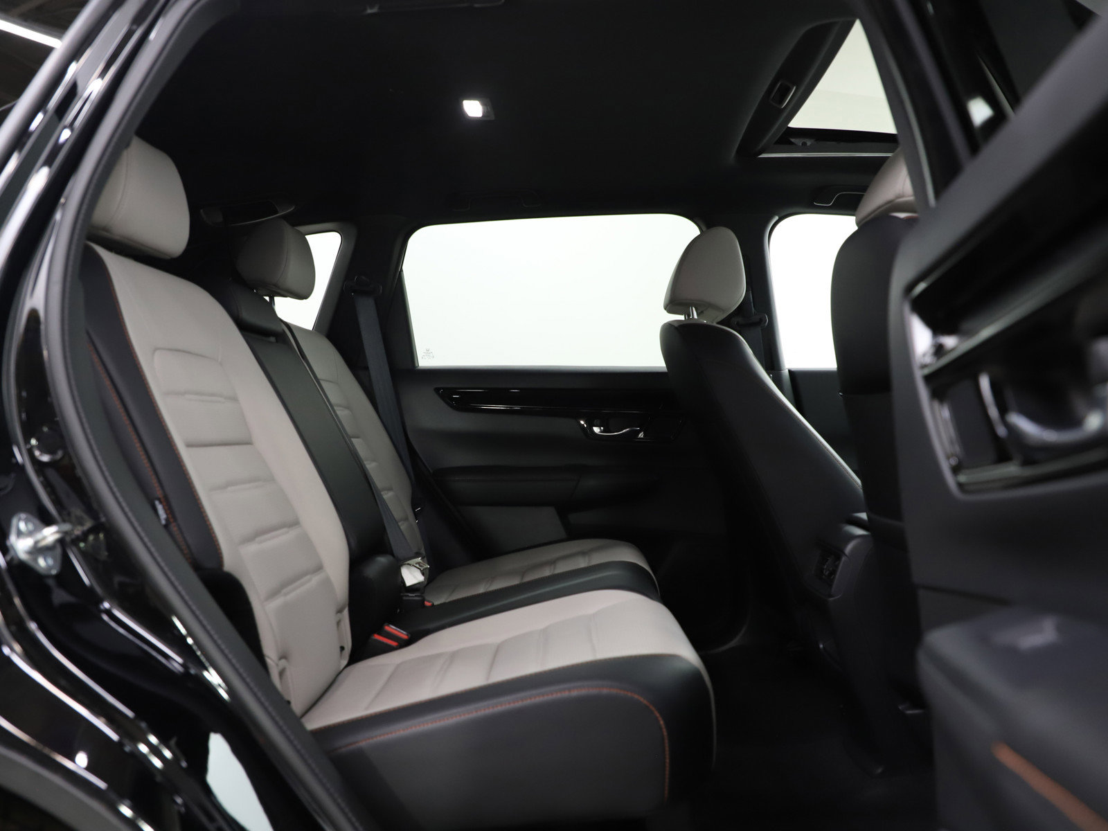 Used 2025 Honda CR-V Sport Touring image 12