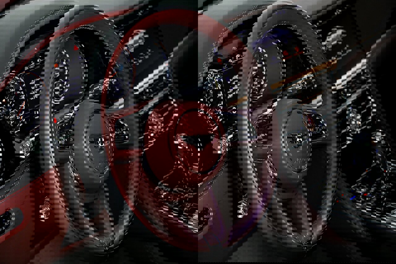 Used 2023 Bentley Flying Spur V8 image 26