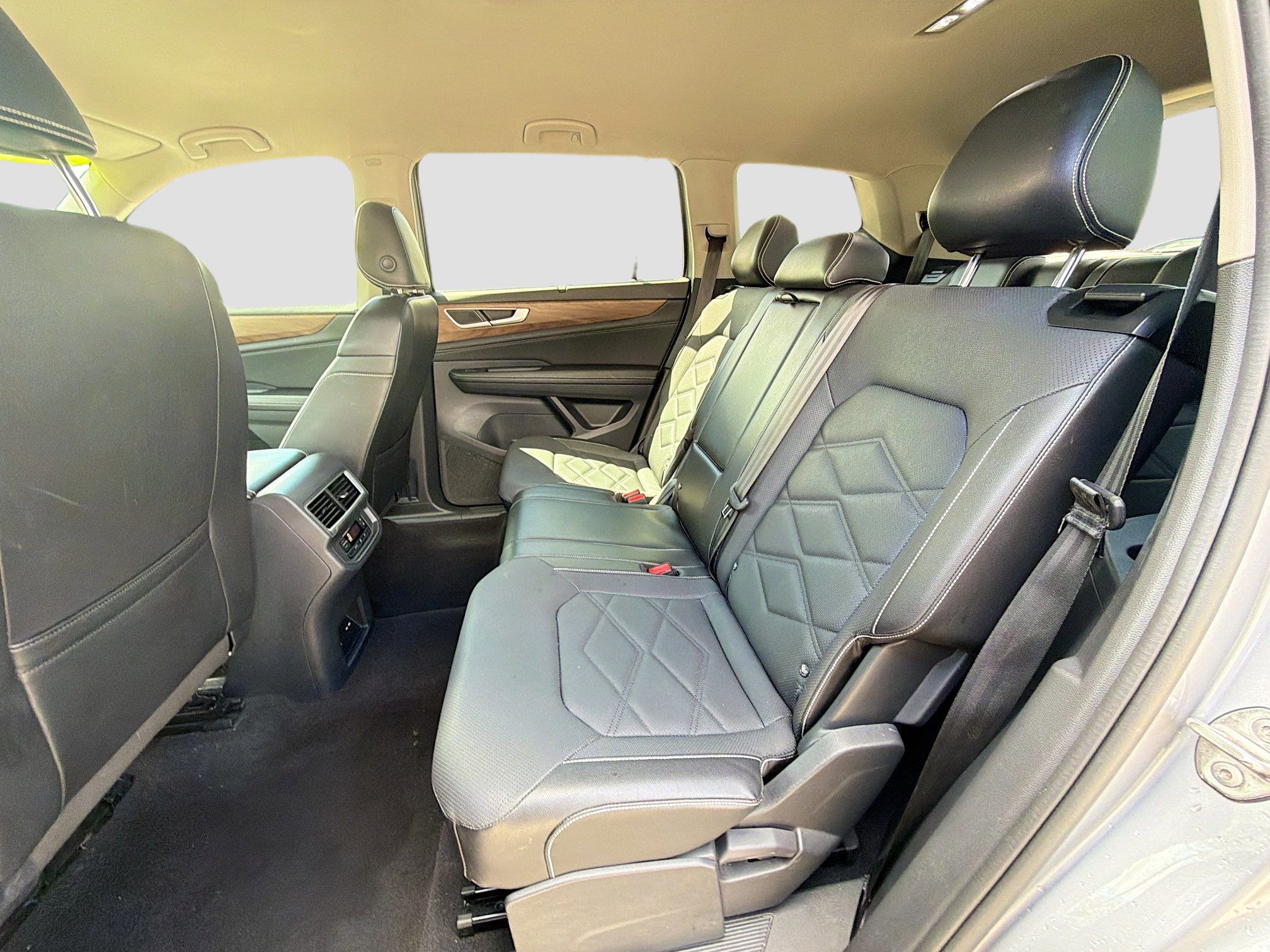 Used 2024 Volkswagen Atlas SE image 21