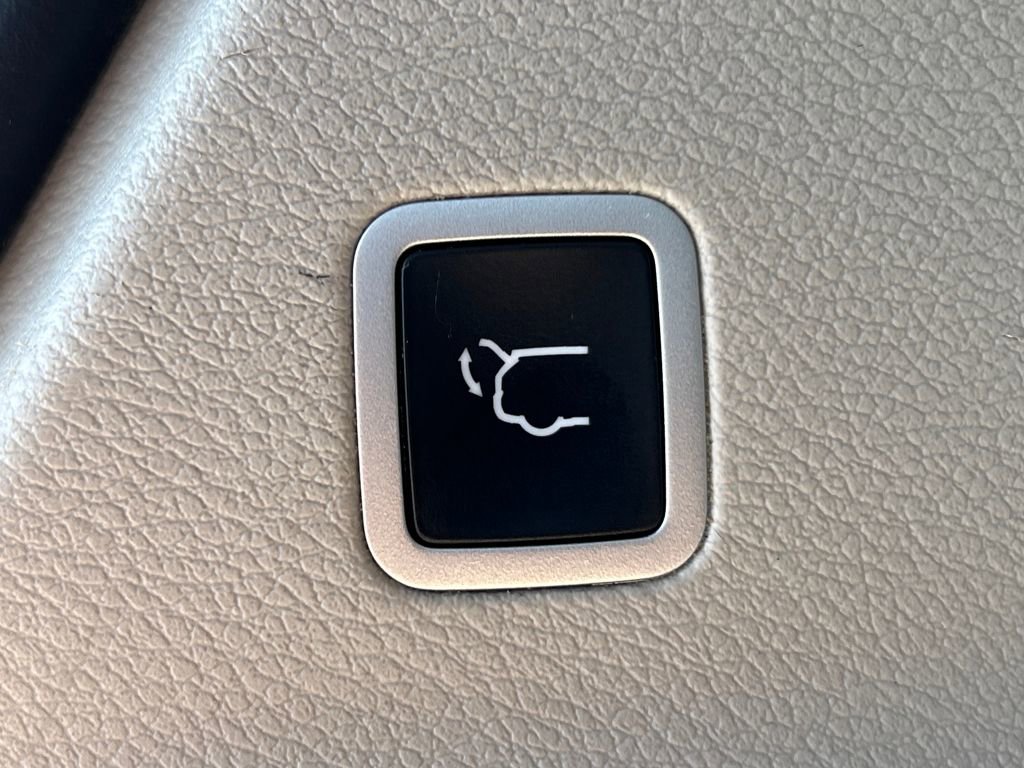 Used 2021 Chrysler Pacifica Touring-L image 35