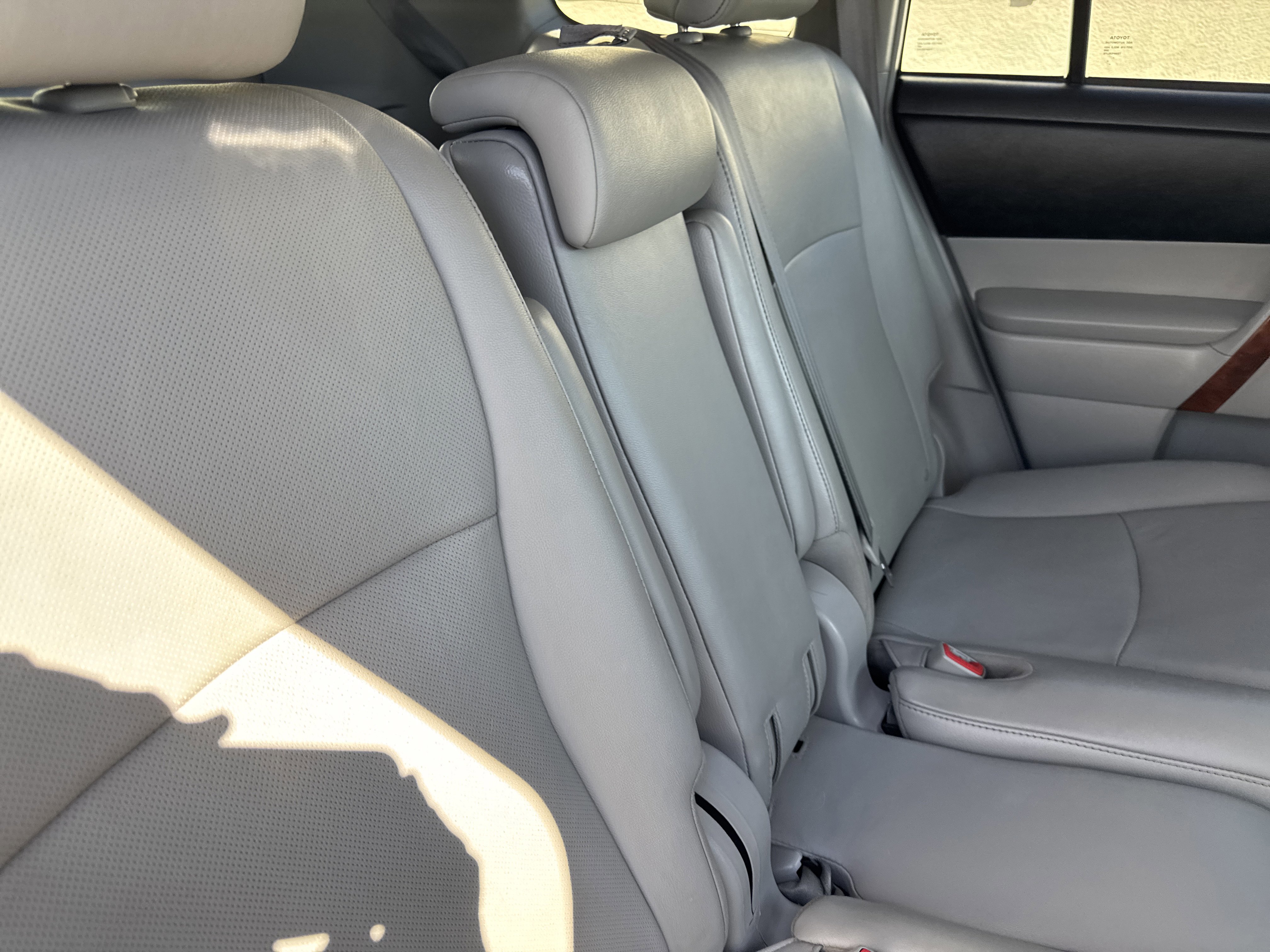 Used 2012 Toyota Highlander Limited image 12