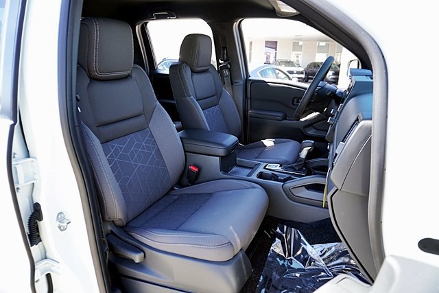 New 2027 Nissan Frontier SV w/ All-Weather Content Package AWD/4WD image 18