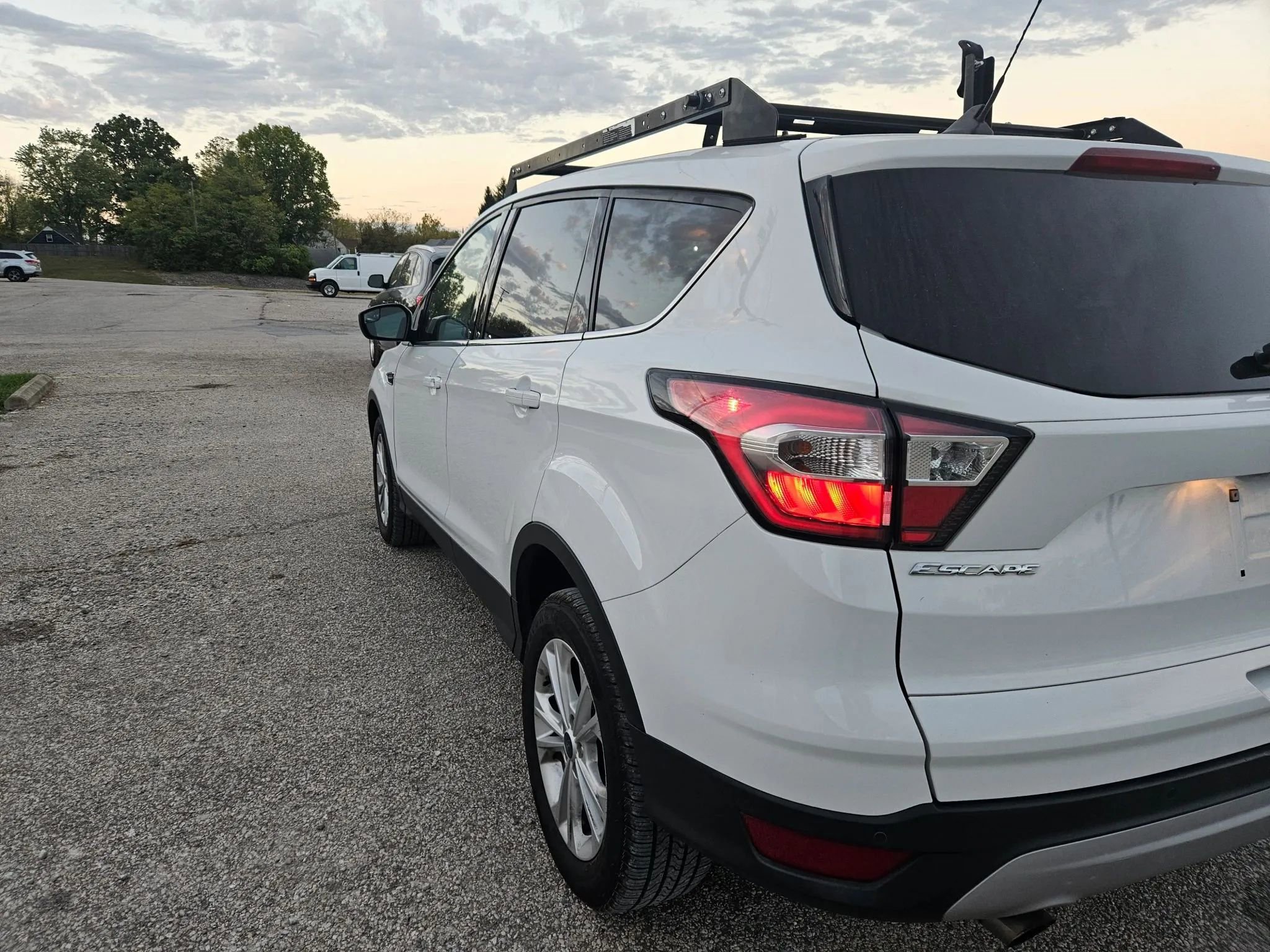 Used 2018 Ford Escape SE w/ SE Sync 3 Package image 6