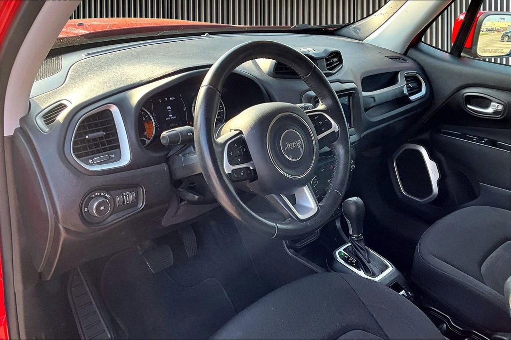 Used 2018 Jeep Renegade Latitude image 15