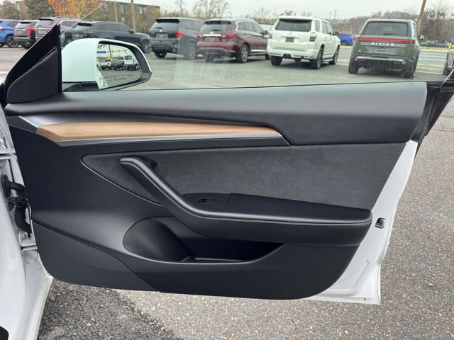 Used 2021 Tesla Model 3 Standard Range Plus image 9